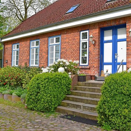 Apartment In Schultenbrook With Garden Metelsdorf Exterior photo