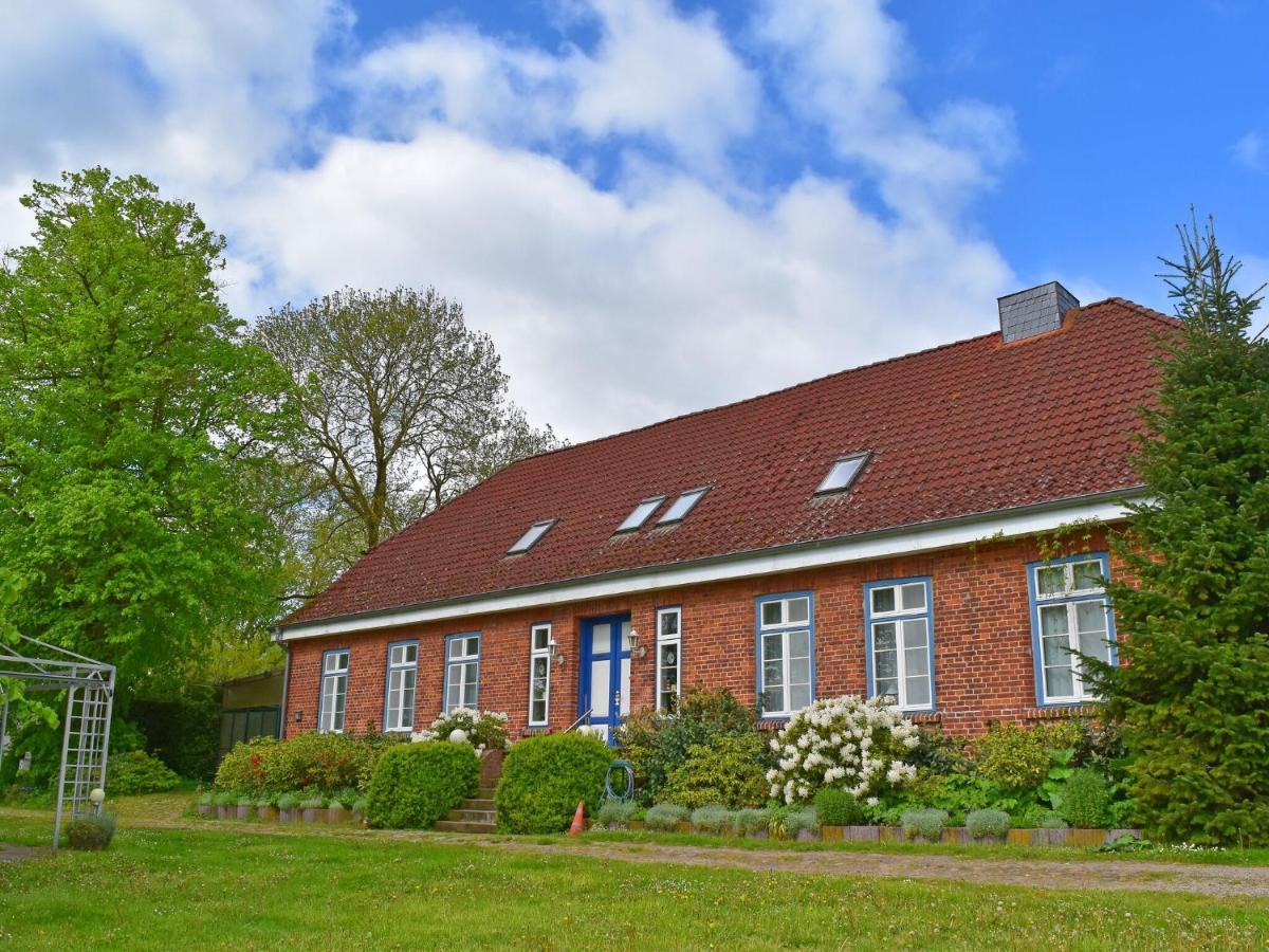 Apartment In Schultenbrook With Garden Metelsdorf Exterior photo